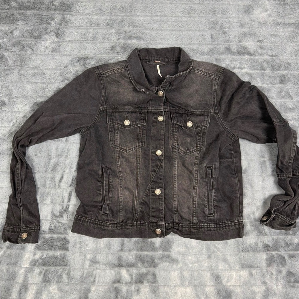 Free People Washed Black Denim Trucker Jacket Womens Large 100% Cotton 6925